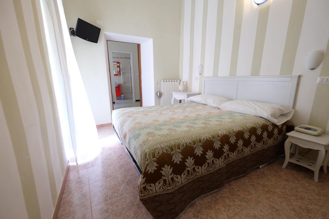 Costa Hotel 2*